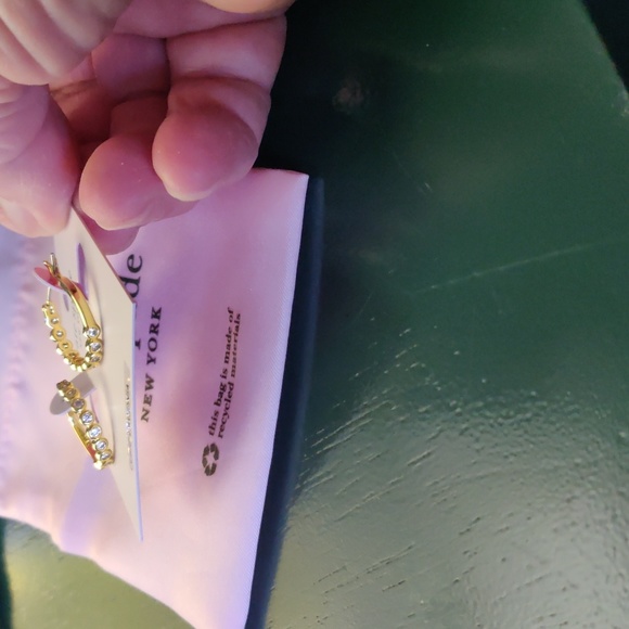 Kate Spade earrings NWT gold hoops - Picture 6 of 7